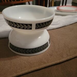 Vintage Anchor Hocking Fire King Laurel Bowls (2)